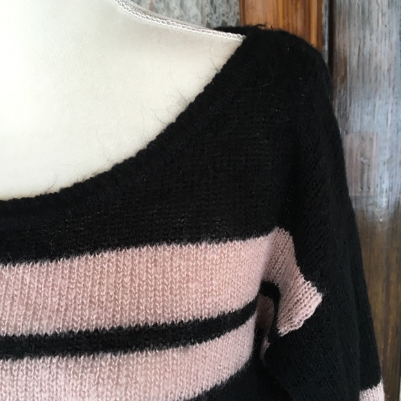 Forever 21 black & cream sweater size medium - Picture 3 of 8